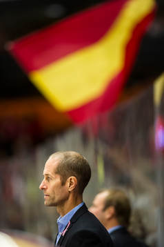 Modos tränare Anders Forsberg deppar