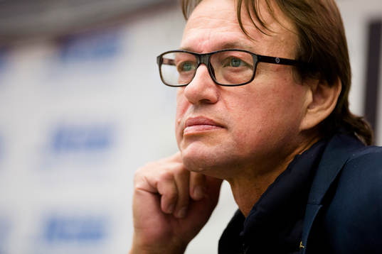 s assisterande tränare Fredrik Olausson