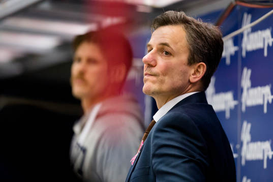 s assisterande tränare Fredrik Stillman