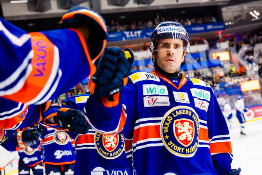 Växjös Cory Murphy jublar