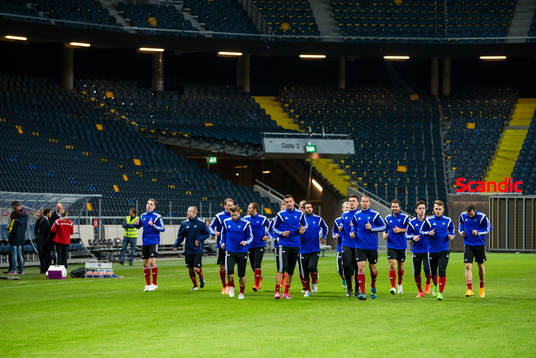 Liechtensteins spelare värmer upp