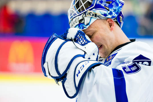 Leksands målvakt Oscar Alsenfelt deppar