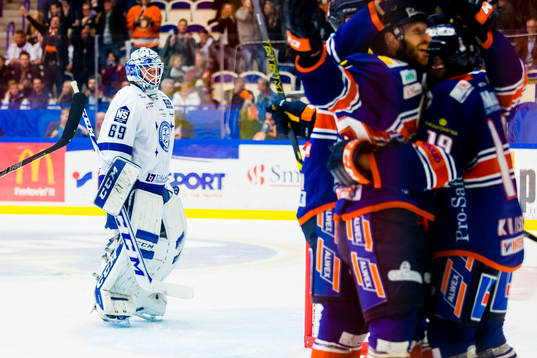 Leksands målvakt Oscar Alsenfelt deppar