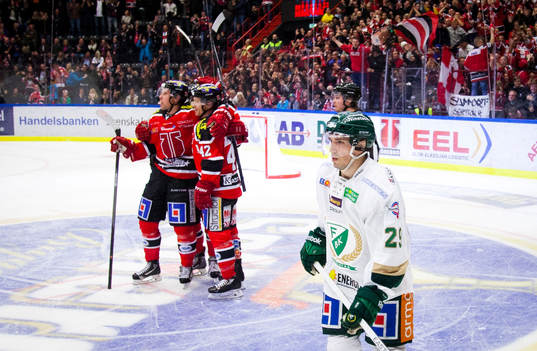 Örebros Brian Willsie gör 3-1 och jublar med Viktor Ekbom