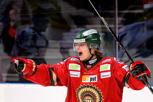 Frölundas Max Görtz jublar