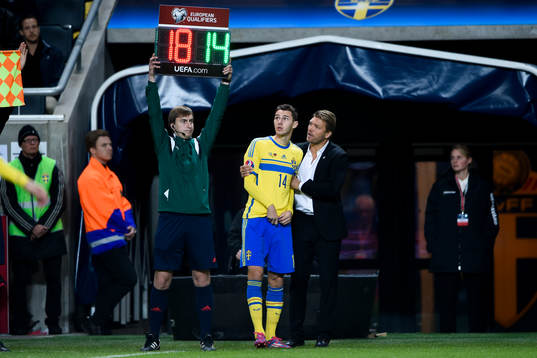 Sveriges Emil Forsberg (ej i bild) utgår skadad och in
