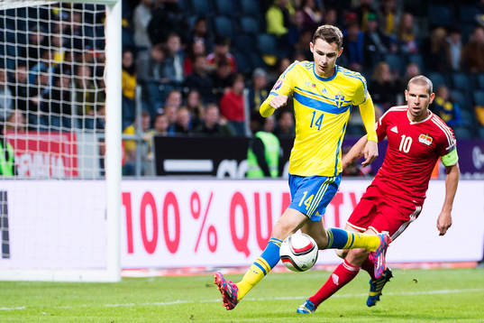 Sveriges Branimir Hrgota och Liechtensteins Mario Frick