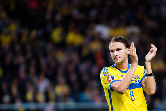 Sveriges Albin Ekdal applåderar