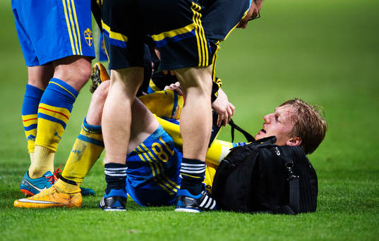 Sveriges Emil Forsberg ligger ner skadad