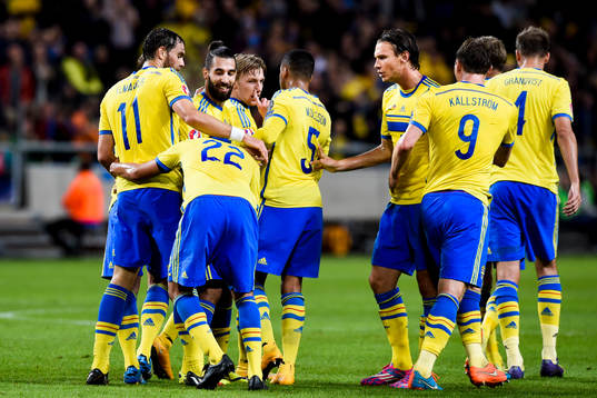 Sveriges spelare jublar