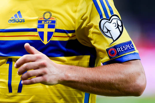 UEFA mot rasism logga på Sveriges tröja