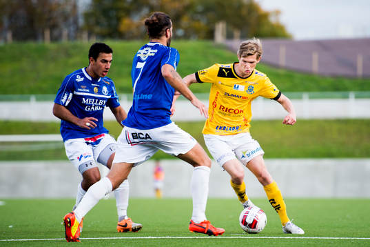 Lunds Fritiof Björkén utmanar Trelleborgs Ali Jasim och