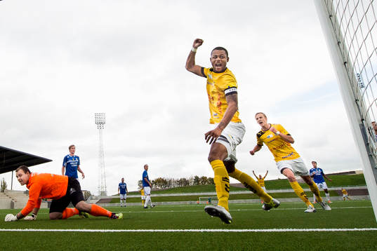 Lunds Salif Camara Jönsson (m) jublar