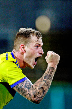 Sveriges John Guidetti  jublar