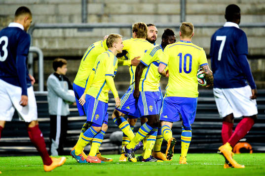 Sveriges Isaac Kiese Thelin jublar
