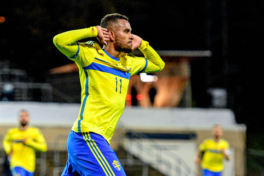 Sveriges Isaac Kiese Thelin jublar
