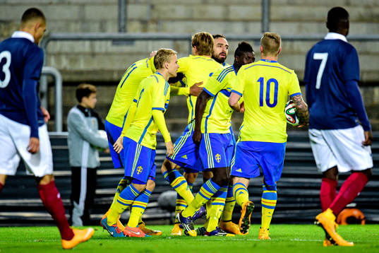 Sveriges Isaac Kiese Thelin jublar