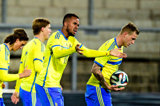 Sveriges Isaac Kiese Thelin jublar
