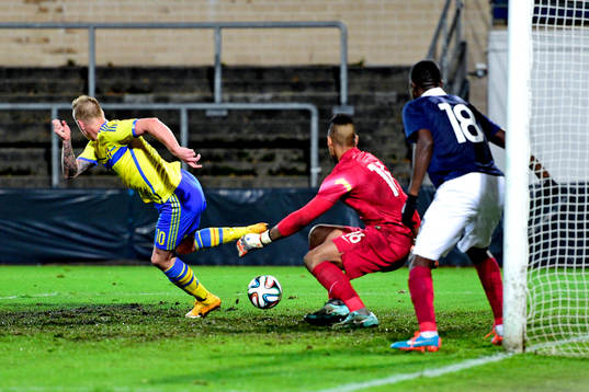 Sveriges John Guidetti gör 3-0