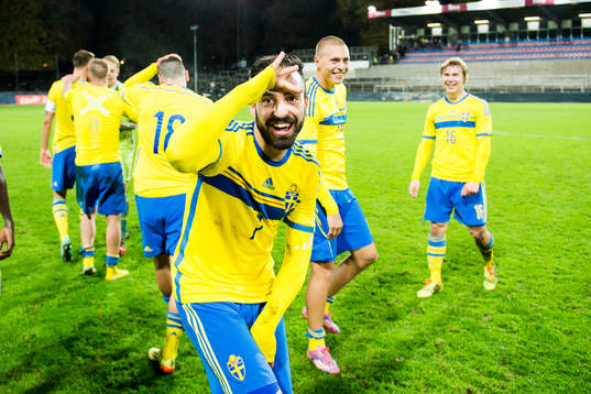 Sveriges Abdul Khalili jublar