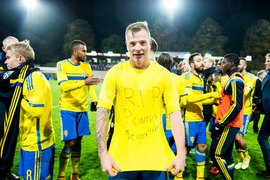Sveriges John Guidetti hyllar Pontus Segerström