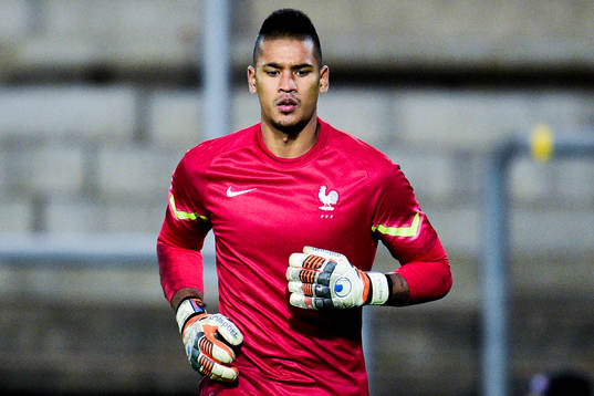 Frankrikes målvakt Alphonse Areola