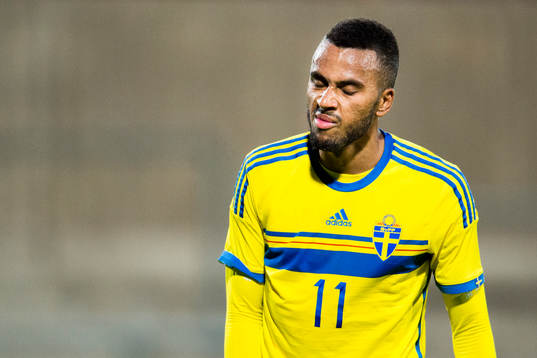 Sveriges Isaac Kiese Thelin deppar