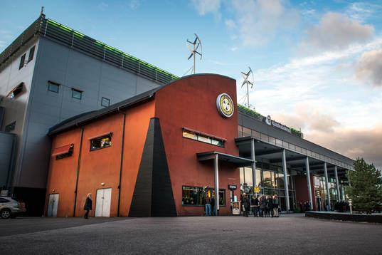 Utanför Gavlerinken Arena före ishockeymatchen i SHL