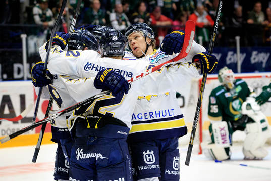 s spelare firar 1-1 av Kevin Fiala