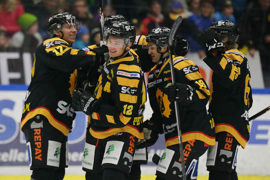 Skellefteås Adam Pettersson jublar
