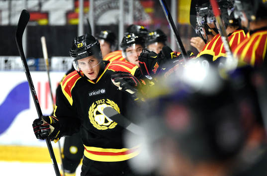 Brynäs Bill Sweatt jublar