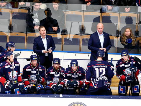 Linköpings bås med tränare Roger Melin och assisterande