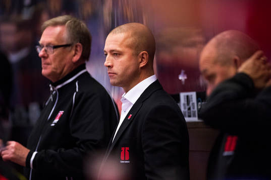 Örebros assisterande tränare Johan Tornberg deppar