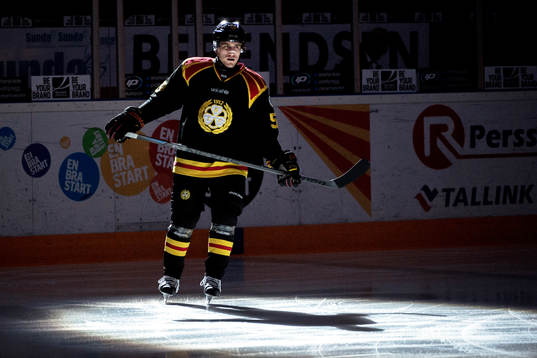 Brynäs Sebastian Enterfeldt före ishockeymatchen i SHL