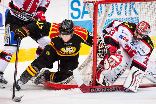 Brynäs Pathrik Westerholm och Julius Hudacek, målvakt i