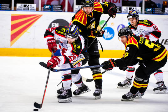 Örebros Martin Johansson och Derek Ryan