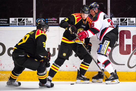 Brynäs Jonas Nordquist och Lukas Kilström sammar betar