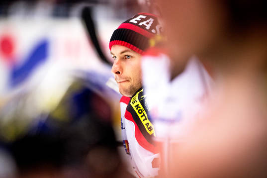 Julius Hudacek, målvakt i Örebro, deppar