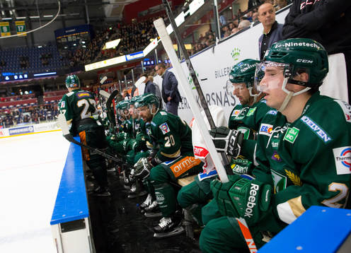 Färjestads spelare deppar i båset