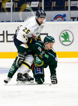 s Mattias Karlsson och Färjestads Johan Olofsson
