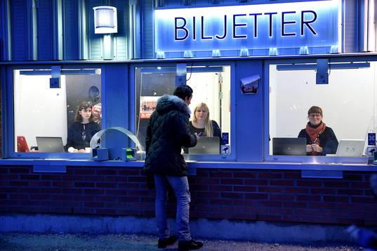 Biljettkassan innan ishockeymatchen i SHL mellan Luleå och
