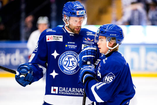 Leksands Joonas Rönnberg och Oskar Lang i samtal