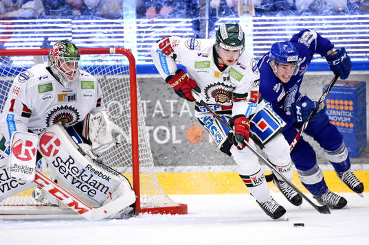 Frölundas målvakt Lars Johansson och Erik Gustafsson samt