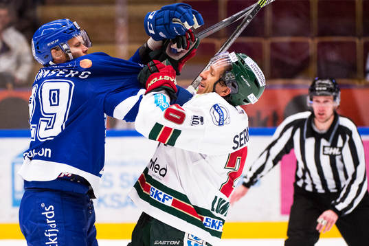 Leksands Joonas Rönnberg och Frölundas  Joel Lundqvist i
