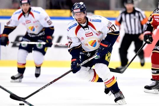 Djurgårdens Mikael Samuelsson