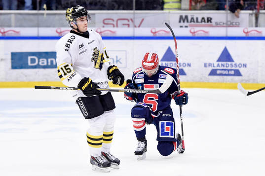 Södertäljes Mattias Beck jublar