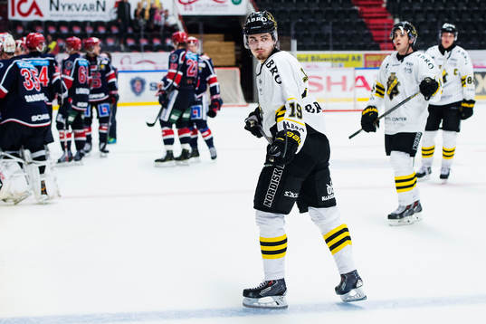 s David Lillieström Karlsson deppar