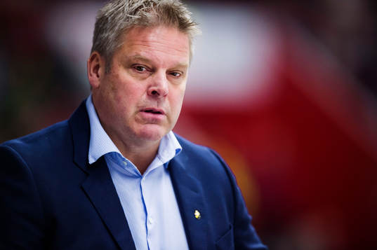 s assisterand tränare Thomas Fröberg