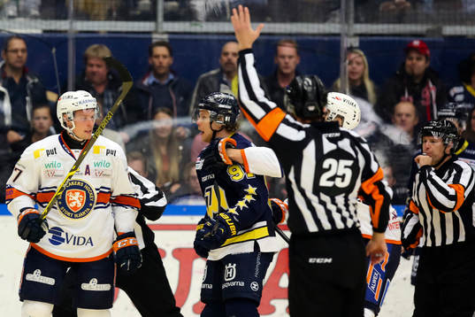 Växjös Alexander Johansson utvisas 5 minuter för