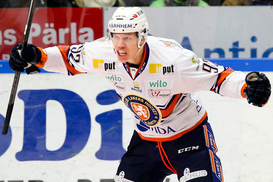 Växjös Mikael Johansson jublar